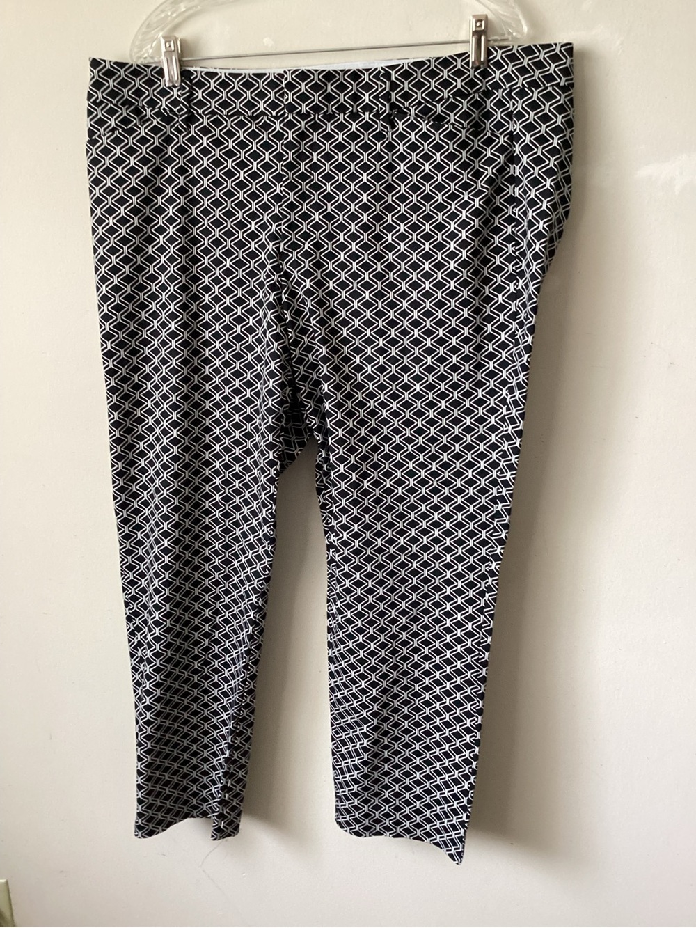 A.N.A. Black & White Geometric Print Stretch ankle Pants